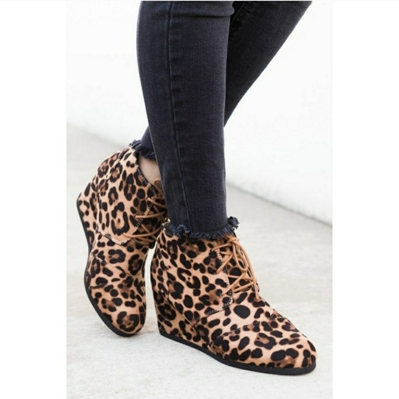 𝙇𝙖𝙨𝙩 5.5 & 6 🖤Leopard Suede Wedge Ankle Boot - Picture 4 of 8